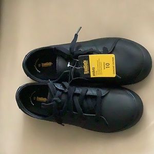 Ladies size 10 nonslip shoe